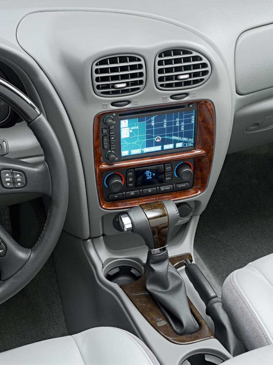  Buick Rainier 2004 года  (фото 6 из 13)